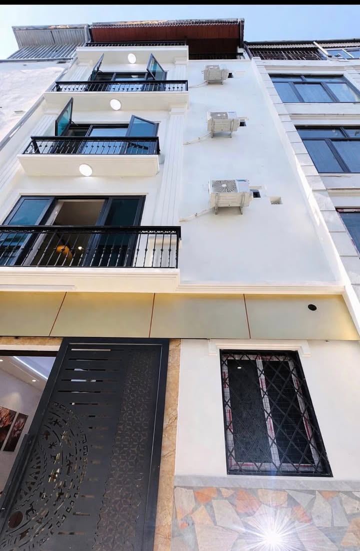 Nhà 5 tầng tại Lĩnh Nam 38m² giá 8.45 tỷ - Sẵn sàng vào ở ngay!