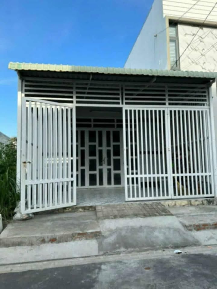 Nhà cấp 4 Rạch Giá 100m² giá 2.45 tỷ - Hoàn công đầy đủ!