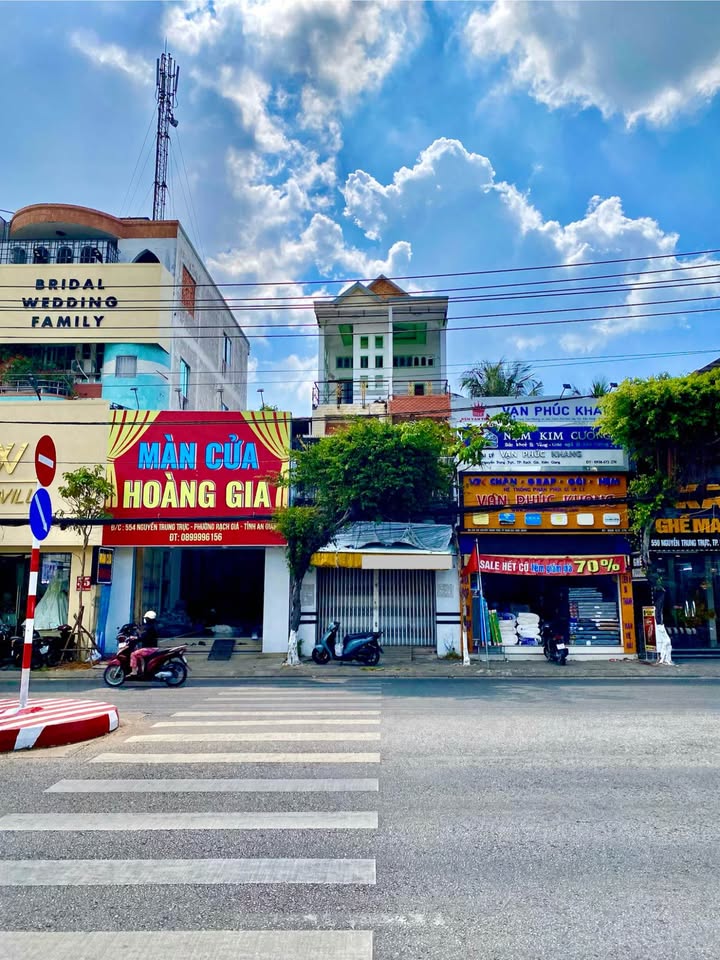 Nhà Mặt Tiền Nguyễn Trung Trực, Rạch Giá - 213m² Kinh Doanh, Đầu Tư Hời
