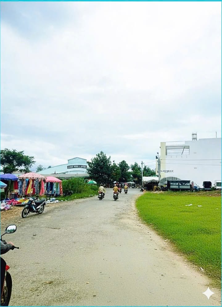 Đất kinh doanh tại Chợ Phú Long, 104m² giá chỉ 1 tỷ - Cơ hội đầu tư tuyệt vời!