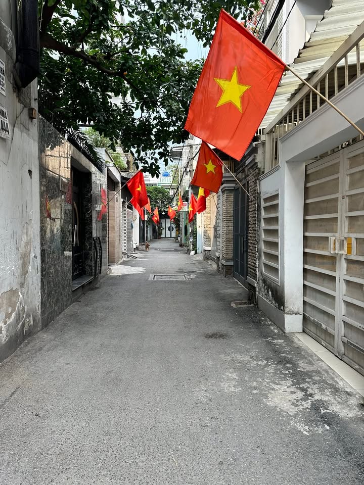 Đất nền Quận Tân Bình 36m² giá 5,8 tỷ - Sổ hồng và giấy phép xây dựng 2025!