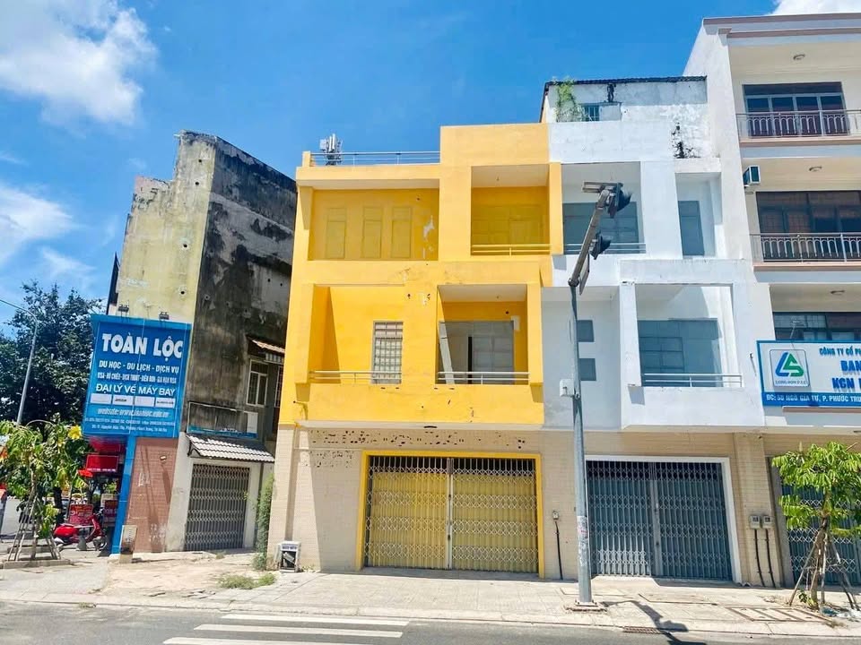 Nhà Liền Kề Mặt Tiền Kinh Doanh Ngô Gia Tự 137m² giá 13.5 tỷ - Đầu tư sinh lời ngay!