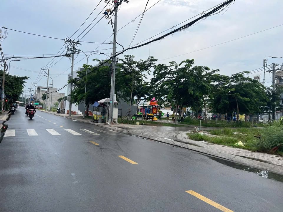 Lô góc FrontHouse Võ Thị Hồi Quận 12 128m² giá 10 tỷ - Đầu tư sinh lời nhanh chóng!