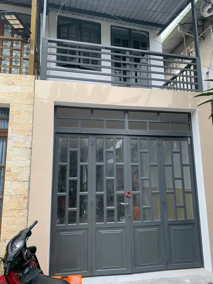 Nhà 1 lầu 1 trệt tại Ấp 3, Hóc Môn, 32m² - Giá chỉ 1.25 tỷ!