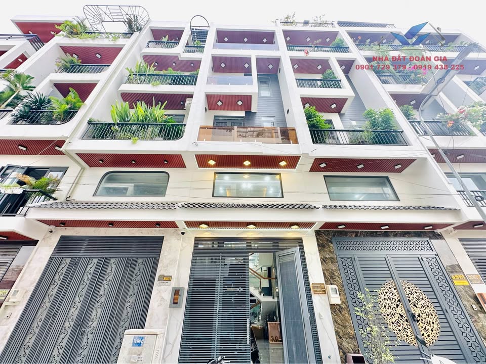 Nhà phố ngay chợ Lạc Quang, Quận 12, 72m² giá 8.99 tỷ - An ninh, hiện đại, đầy đủ nội thất!