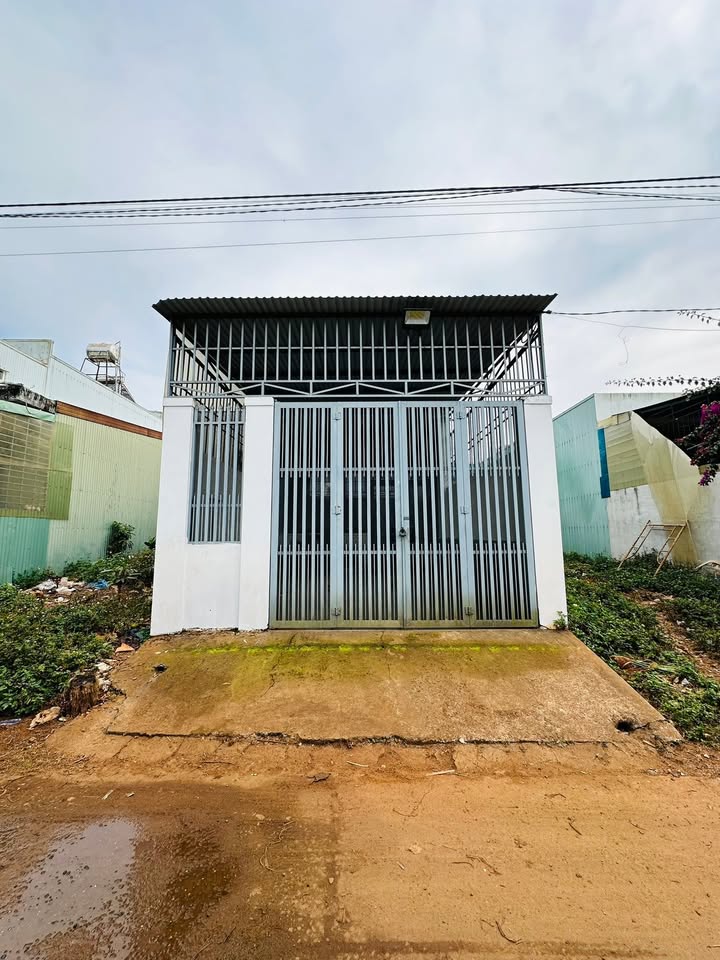 Nhà hẻm Đặng Trần Côn, Pleiku 130m² giá 1.7 tỷ - Chính chủ bán gấp!