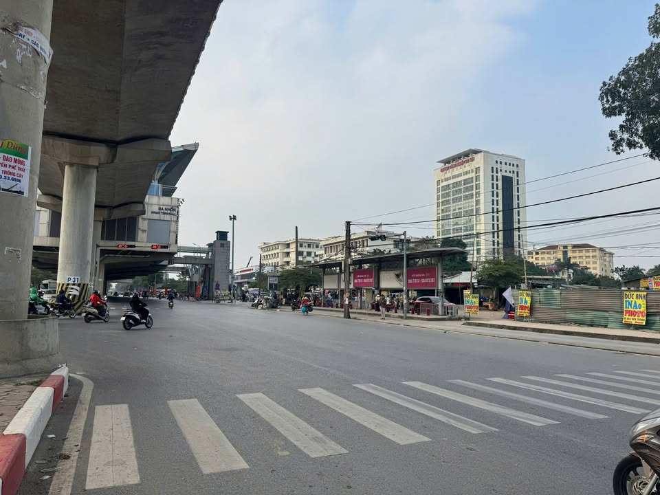 Nhà mặt ngõ Cầu Diễn, 48m² giá 10.5 tỷ - Kinh doanh sầm uất!