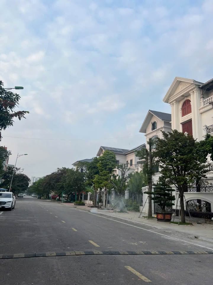 Bán Biệt Thự Đại Hoàng Long 270m² - Mặt Tiền 15m Lê Thánh Tông, Bắc Ninh