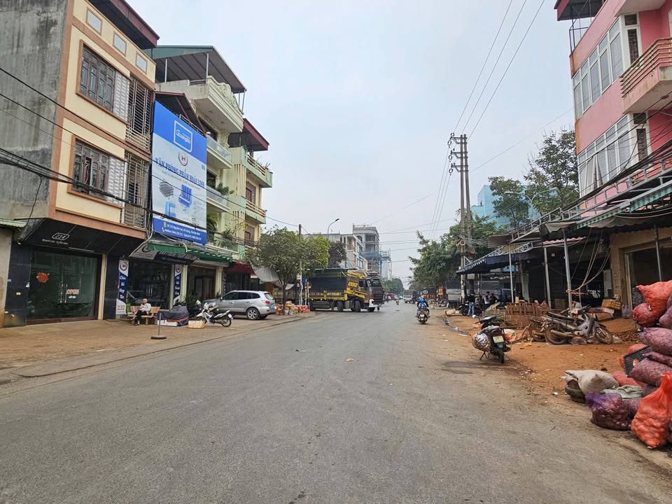 Bán nhà FrontHouse 4,5 tầng mặt đường Nguyễn Cao, Bắc Ninh 64m² - Vị trí đắc địa gần công ty Hàn Quốc!