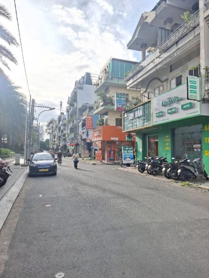 Nhà 64m² Quận 10 - Hẻm Xe Hơi, Kinh Doanh Đa Ngành