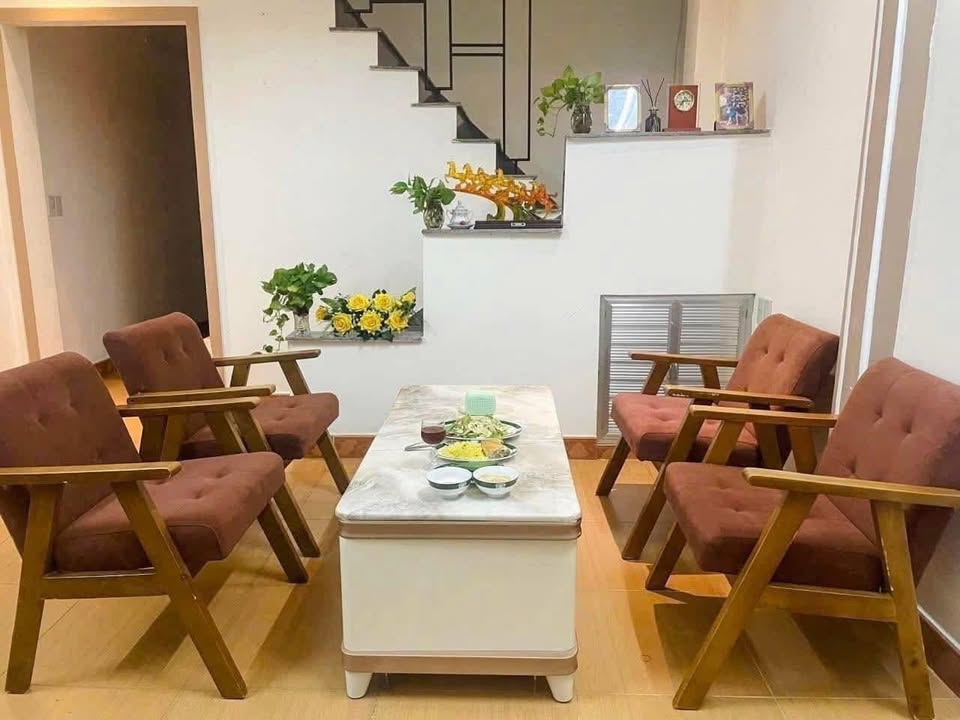 Nhà FrontHouse mặt tiền Lê Hồng Phong 65m² giá 3.2 tỷ - Phù hợp kinh doanh!