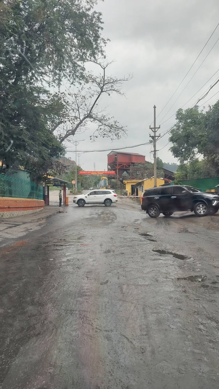 Đất nền Phường Hà Lầm 207m² giá chỉ 2xxx - Tặng nhà xây thô sẵn!