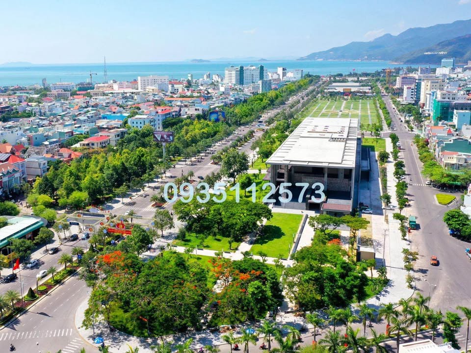 Đất hẻm sau Quảng Trường TP Quy Nhơn 63.6m² giá 2.85 tỷ - Vị trí đắc địa gần biển!