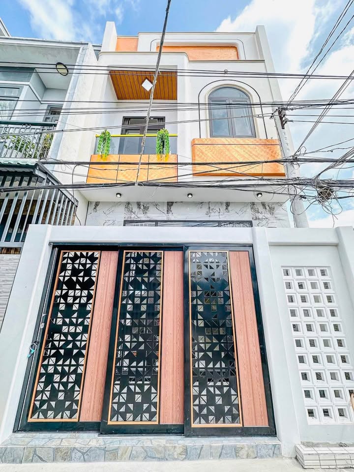 Nhà phố Nguyễn Văn Cừ 65m² giá 3 tỷ - Sẵn sàng vào ở ngay!