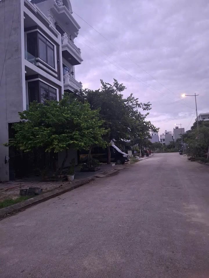 Đất nền Phường Đông Vệ, Thành phố Thanh Hóa 70m² - Hướng Đông Nam, view công viên