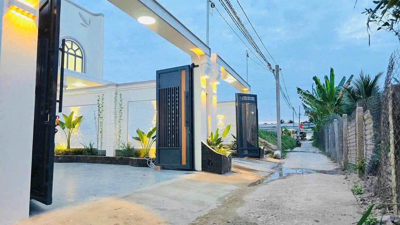 Nhà riêng Giao Long, Bến Tre 123m² giá 1.69 tỷ - Tiện nghi đầy đủ, sẵn sàng vào ở!