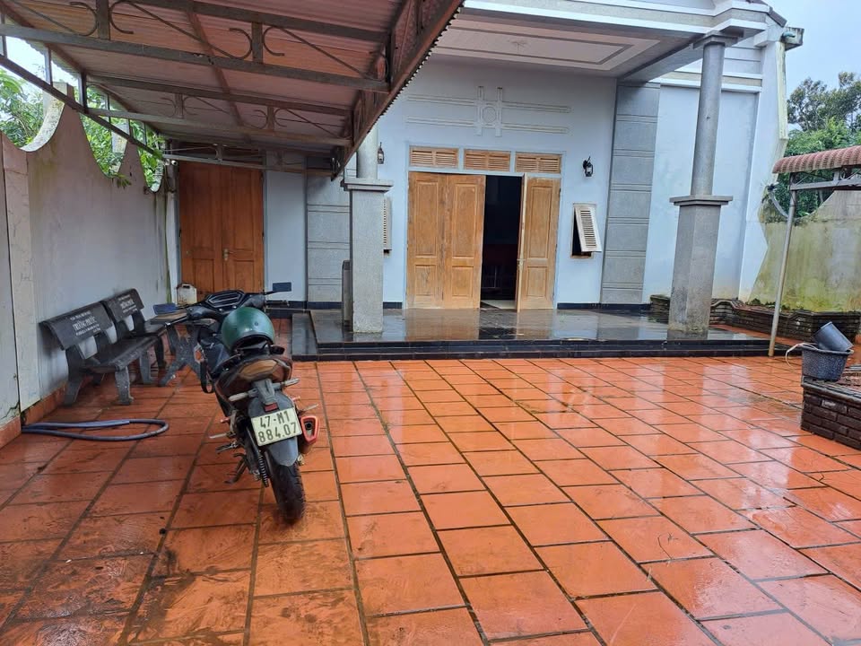 Nhà nghỉ 14 phòng Thị trấn Ea Kar 593m² giá chỉ 2.8 tỷ - Kinh doanh hiệu quả ngay!