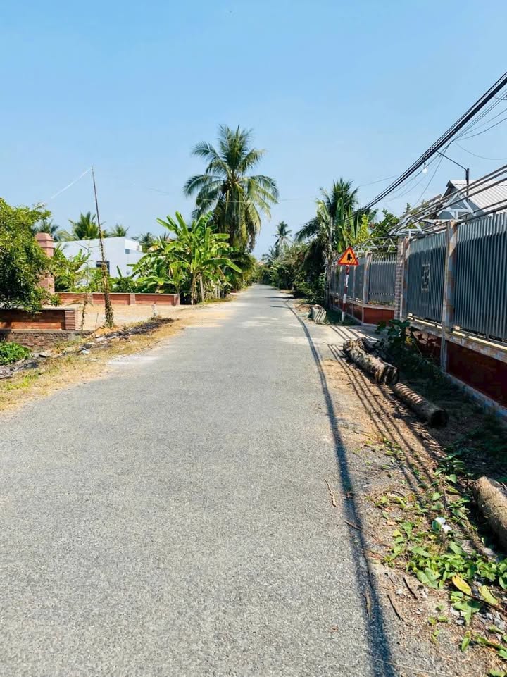 Đất mặt tiền lộ nhựa 8m tại Xã Tân Phú, 2400m² giá 3.12 tỷ - Cơ hội đầu tư tốt!