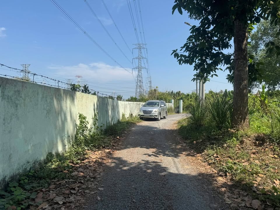 Bán đất mặt tiền đường nhựa Phường Tân Ngãi 1609m² giá 2.414 tỷ - Hướng Đông thuận lợi!