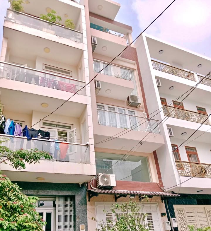 Nhà phố 64m² quận Bình Tân giá 5.9 tỷ - Bán gấp, chính chủ!