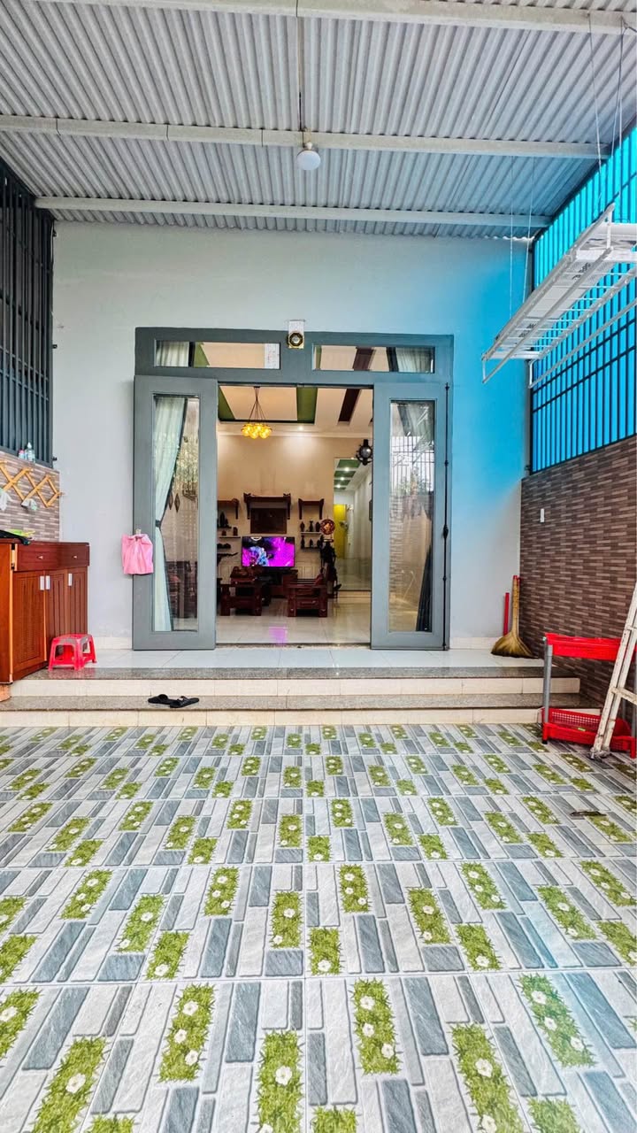 Nhà phố Tân Lợi, Buôn Ma Thuột 130m² giá 3.45 tỷ - Hẻm ô tô, tiện ích đầy đủ!