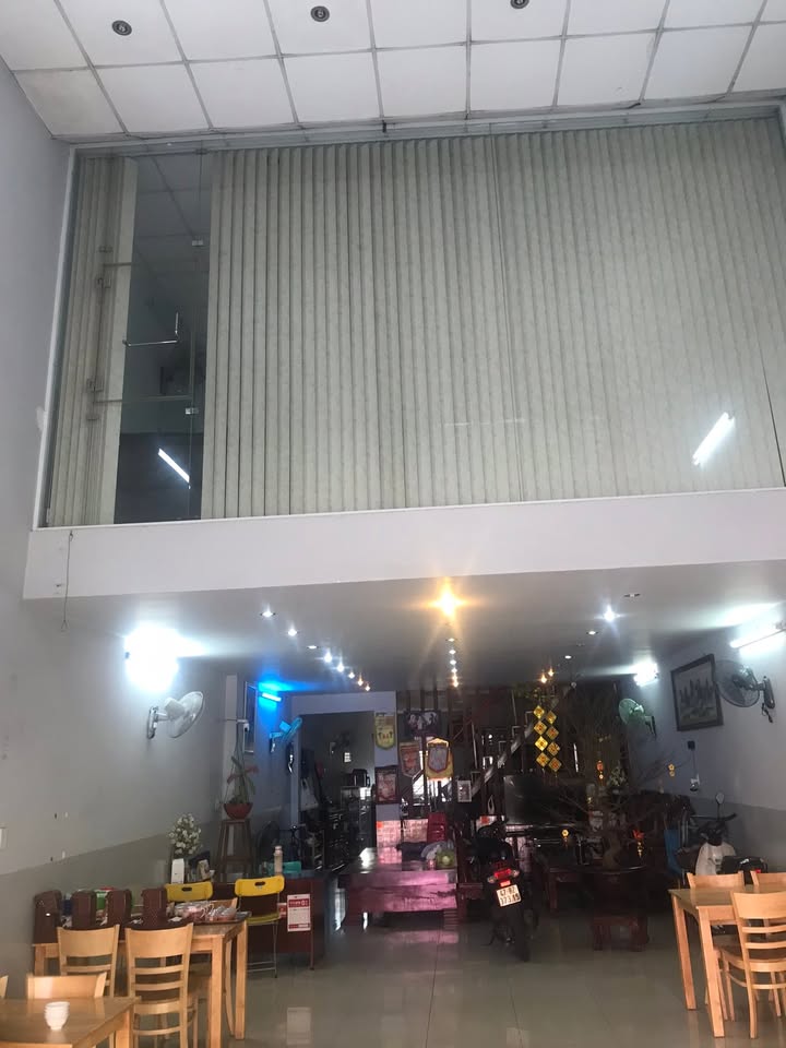 Nhà phố mặt tiền Lê Duẩn Buôn Ma Thuột 125m² giá 13.9 tỷ - Cơ hội kinh doanh hiếm có!