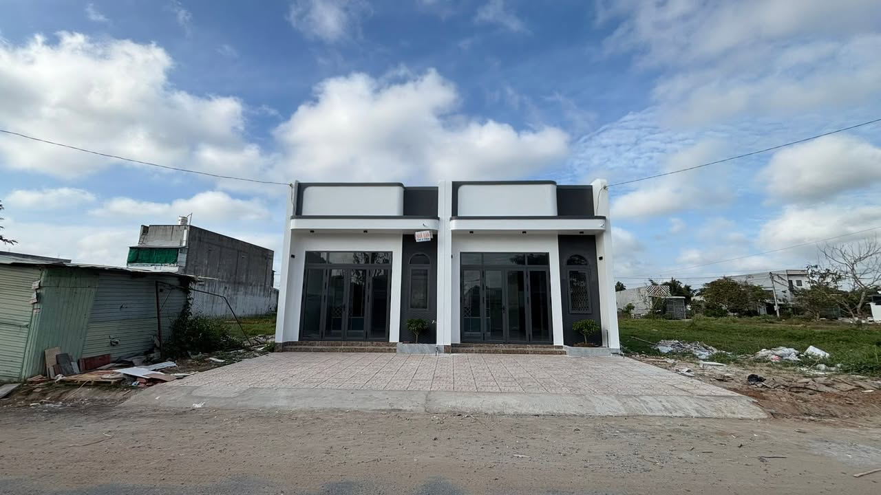 Nhà phố Đông Phú, Cần Thơ 100m² giá 1.79 tỷ - Nhà mới xây, tiện nghi đầy đủ!