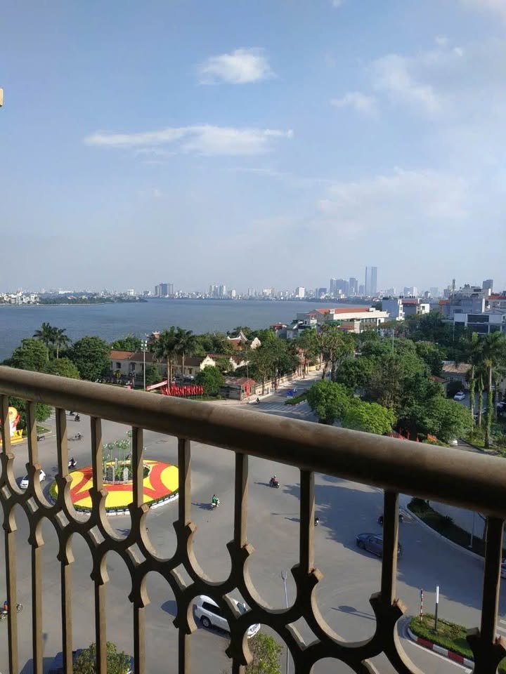 Cho thuê căn hộ Del Dorado Tây Hồ 45m² - View Hồ Tây, Full nội thất