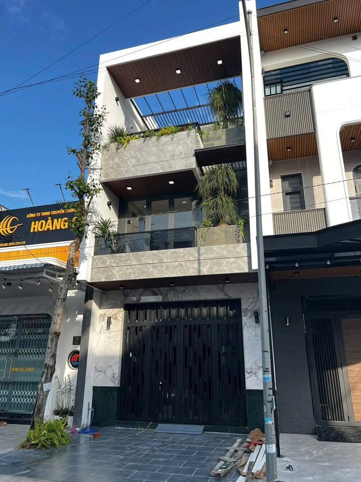 Nhà phố KDC Hồng Loan - 80m² giá 6.45 tỷ - Thiết kế hiện đại, nội thất đầy đủ!