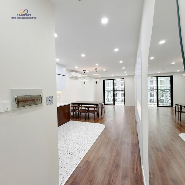 Căn hộ Times City 82m² giá 9 tỷ - View đẹp, nhận nhà ngay!