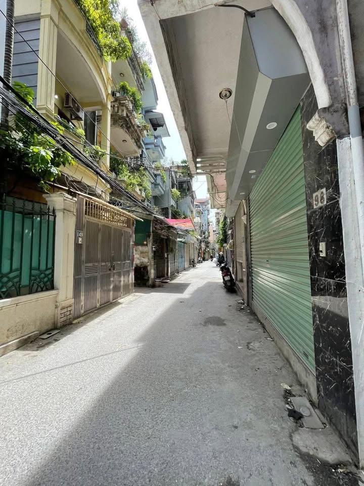 Nhà phố Trương Định 40m² giá 9 tỷ - Vị trí trung tâm, pháp lý rõ ràng!