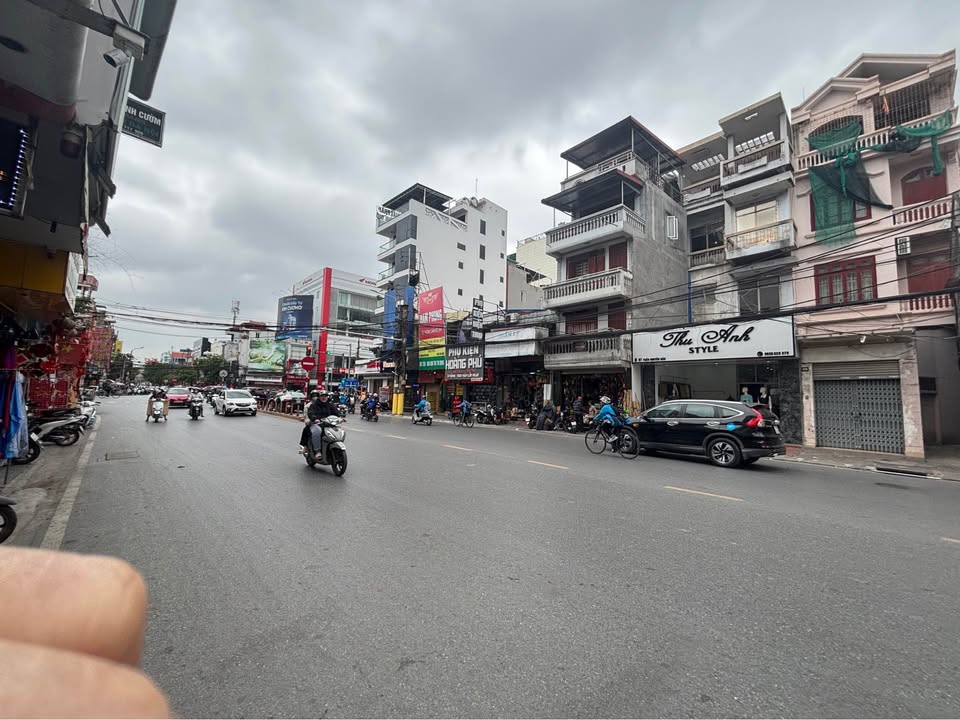 Nhà Mặt Đường Trần Nguyên Hãn, Hải Phòng 190m² giá 39 tỷ - Vị trí đắc địa cho kinh doanh!