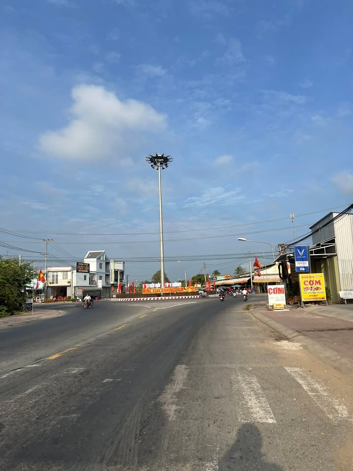 Đất vườn dừa xiêm Hữu Định 1539m² giá 5.7 tỷ - Tiềm năng đầu tư lớn!