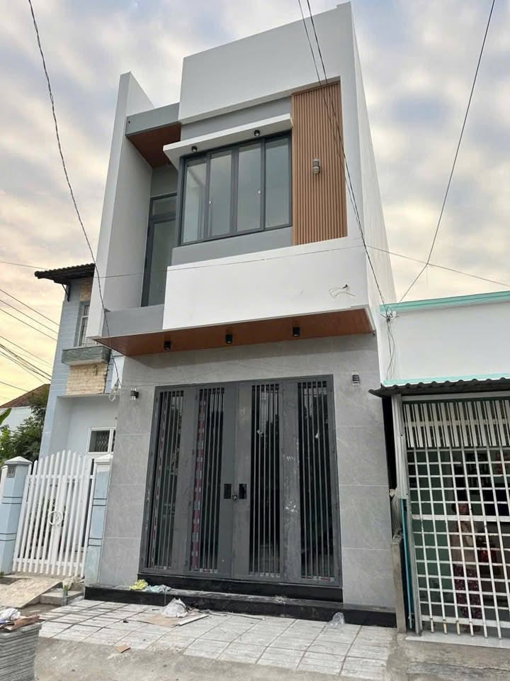 Nhà mặt tiền đường Chu Mạnh Chinh, Rạch Giá 84m² giá 2.8 tỷ - Thương lượng mạnh tay!