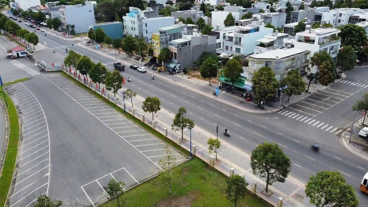 Lô góc 2 mặt tiền kinh doanh Phạm Hùng, Long Toàn, 200m² - Cơ hội đầu tư hiếm có!