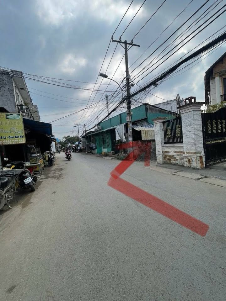 Nhà cấp 4 Hưng Long, Quy Đức 140m² giá 2 tỷ - Tiện ích vượt trội!