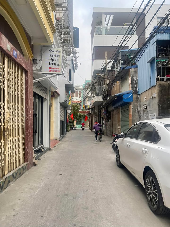 Nhà phố 3 tầng tại Nguyễn Tường Loan, Hải Phòng 90m² giá chỉ 4 tỷ - Sẵn sàng vào ở ngay!