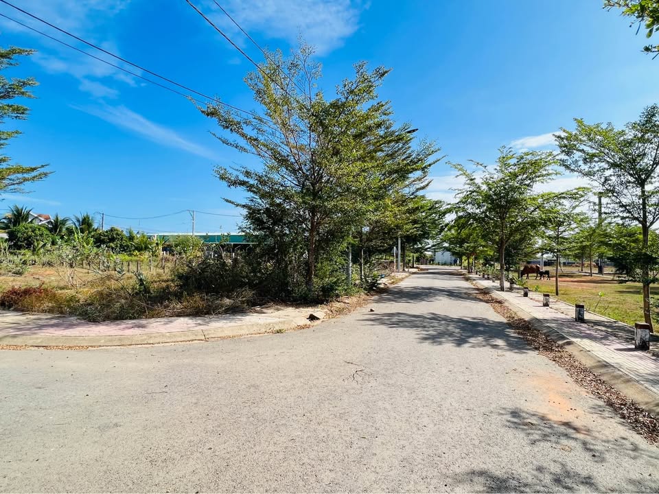 Đất nền cặp góc tại xã Hàm Thắng 190m² giá 1.6 tỷ - View công viên tuyệt đẹp!