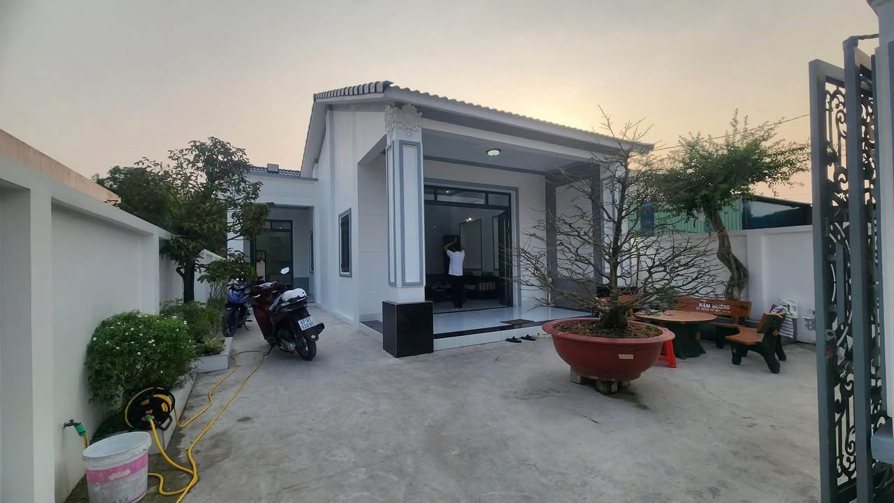 Nhà biệt thự mặt tiền kinh doanh 235m² tại xã Mỹ Lộc, Cần Giuộc - Chỉ 3.99 tỷ!