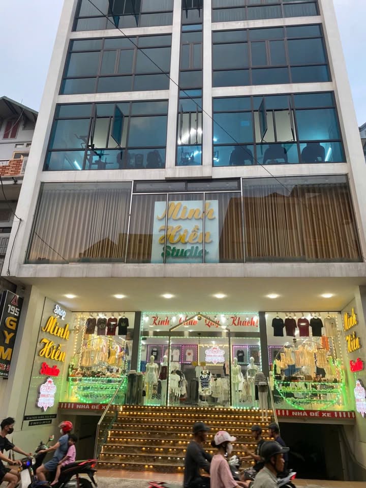 Nhà nguyên căn 6 tầng Xóm Giai, Bắc Ninh 200m² - Mặt tiền 13m, phù hợp mở siêu thị!