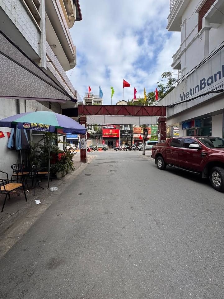 Nhà 3 tầng mặt ngõ 266 Trần Nguyên Hãn, 72m² giá 8.65 tỷ - Sổ đỏ chính chủ!