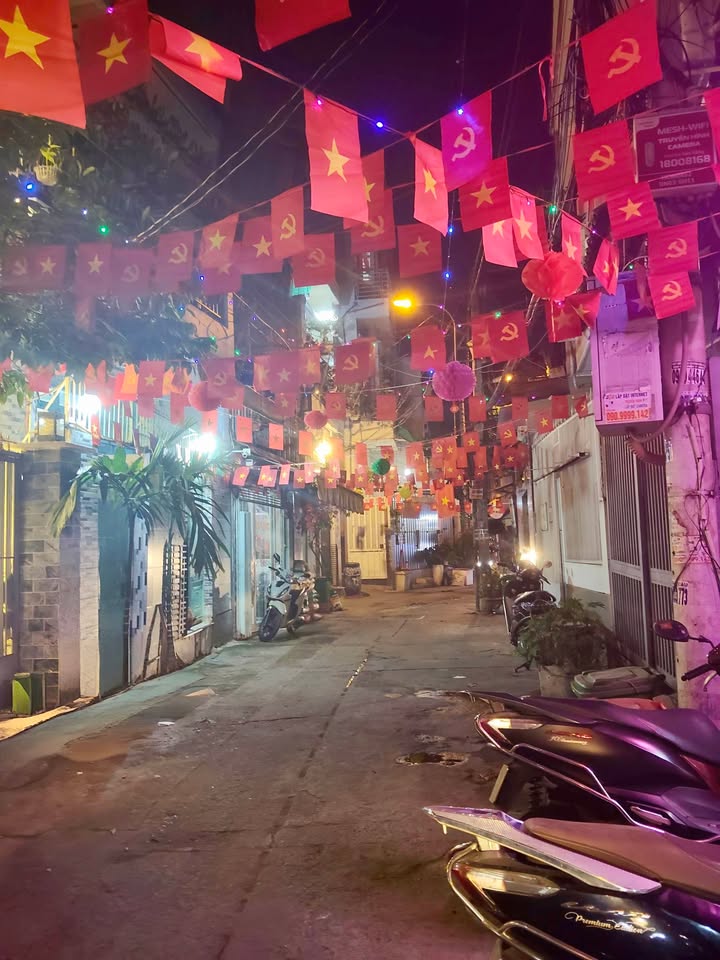 Nhà phố Quận 7, 60m² giá 6,3 tỷ - Kinh doanh sầm uất, giảm 600 triệu!