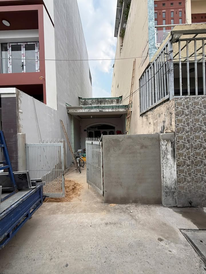 Nhà cấp 4 hẻm xe hơi Bình Long, Tân Phú 95m² giá 6,5 tỷ - Đầu tư sinh lời cao!