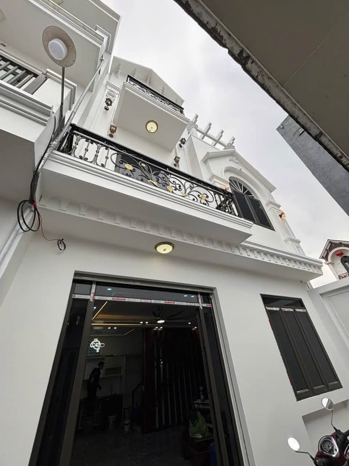 Nhà độc lập 3 tầng 52m² tại TDP Quỳnh Hoàng - Ô tô đỗ cửa, giá chỉ 2.95 tỷ!