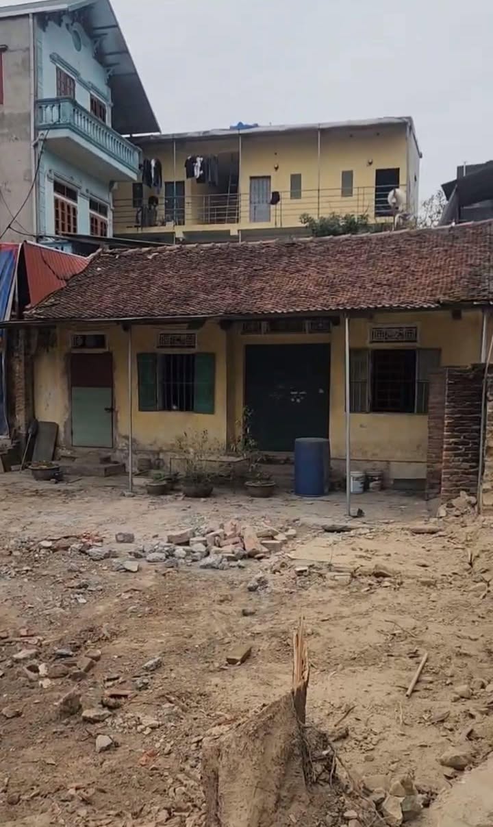 Nhà cấp 4 gỗ Lim tại Hoàn Sơn 88m² giá chỉ 1 tỷ - Sẵn sàng ở ngay!