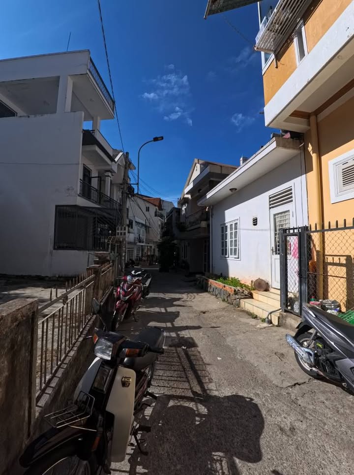 Nhà mặt tiền KQH Phan Đình Phùng, Đà Lạt 276m² giá 18.5 tỷ - Kinh doanh sầm uất!