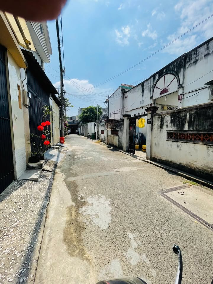 Bán Nhà Hẻm Xe Hơi 128m² Hoàng Diệu 2, Thủ Đức - Giá 10 Tỷ