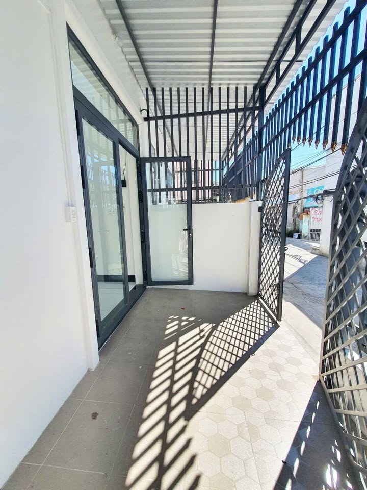 Nhà phố tại đường Nguyễn Bĩnh Khiêm, Rạch Giá 63m² giá 1.35 tỷ - Chính chủ bán gấp!