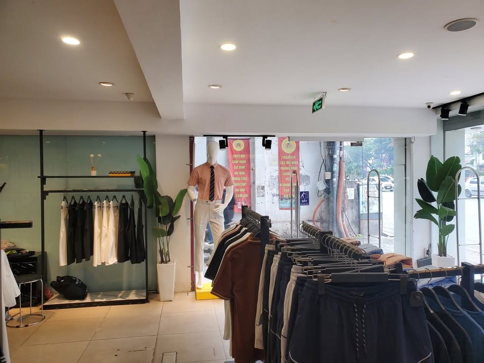 Nhà Mặt Phố Nguyễn Trãi - Lô Góc Vàng, Dòng Tiền 450 Triệu/Tháng