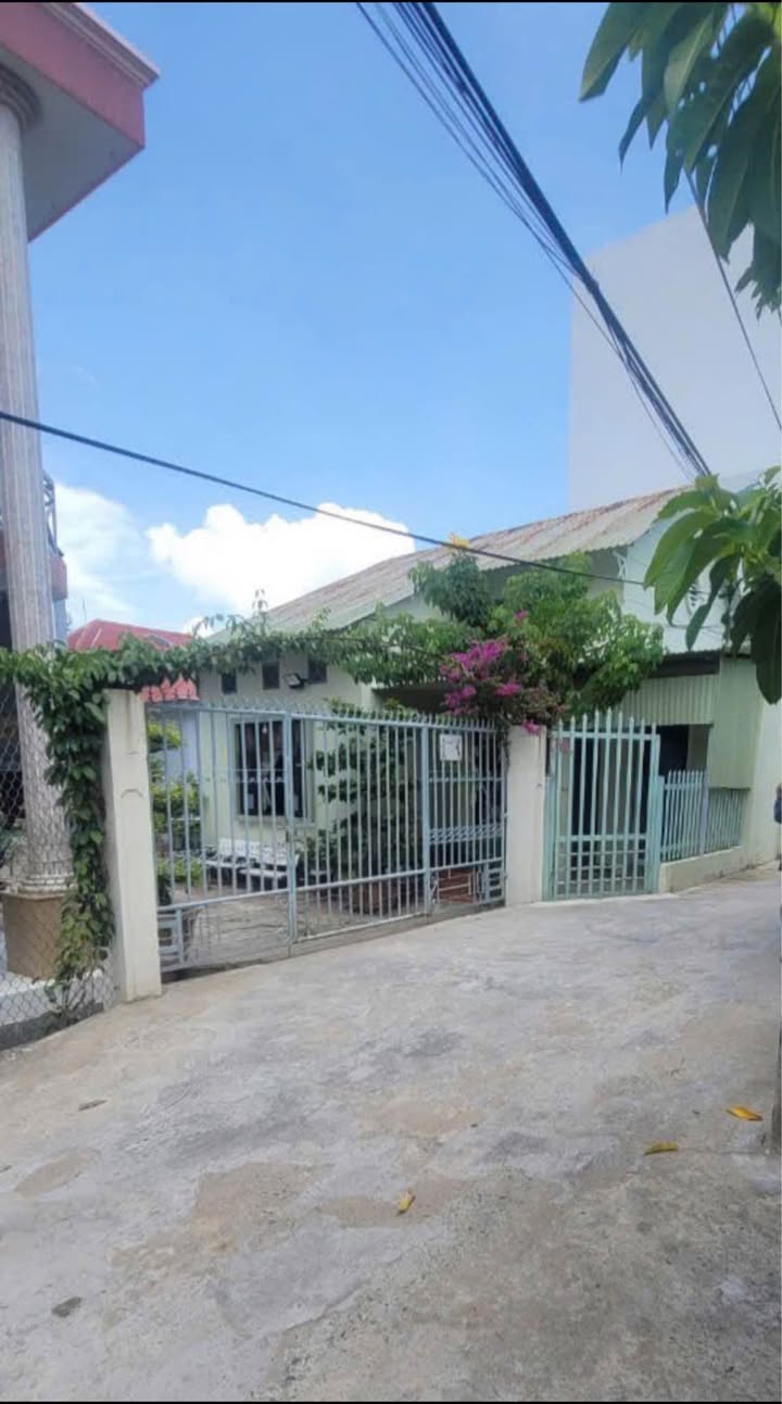 Bán đất tặng nhà cấp 4 tại Phường Mỹ Bình, Long Xuyên - 103m² giá 2 tỷ